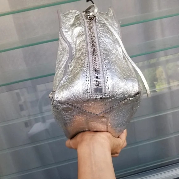 BALENCIAGA Metallic Calfskin Papier Mini A4 Tote Silver - Picture 9 of 15